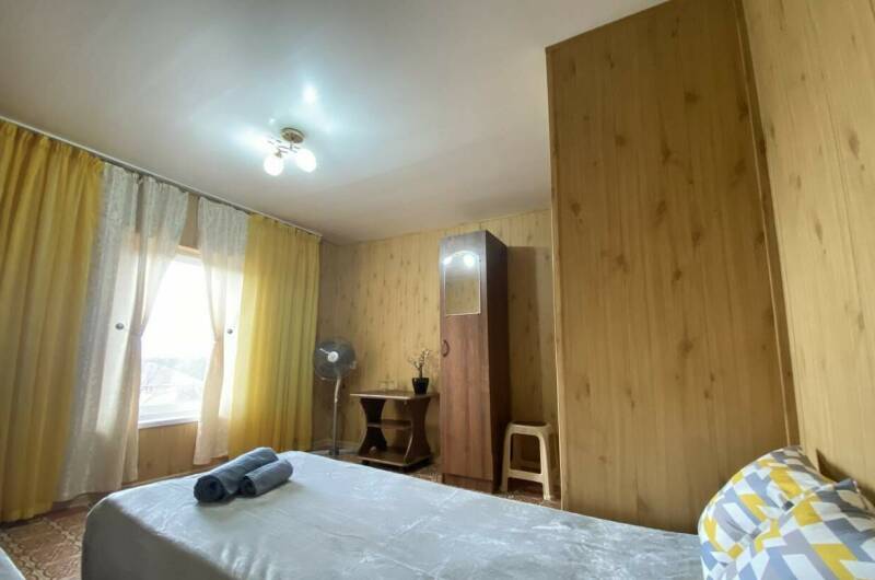 Двухместный Желтый «Эконом» с доп. местом