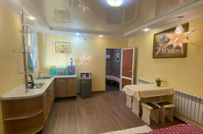 2х комнатный коттедж на 4 человека возле бассейна