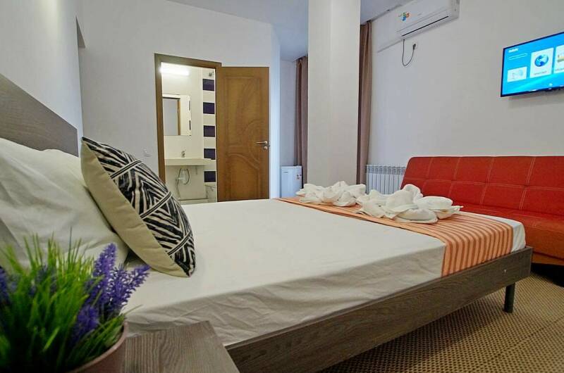 Трех местный номер с доп местом и видом на бассейн