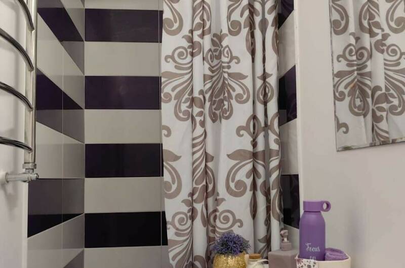 Четырех местный номер с видом на бассейн