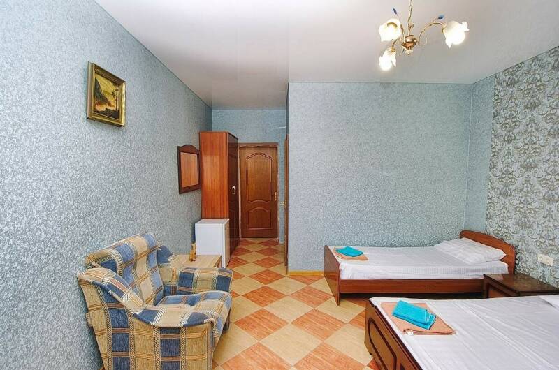 Трёхместный «Люкс» с балконом и без балкона