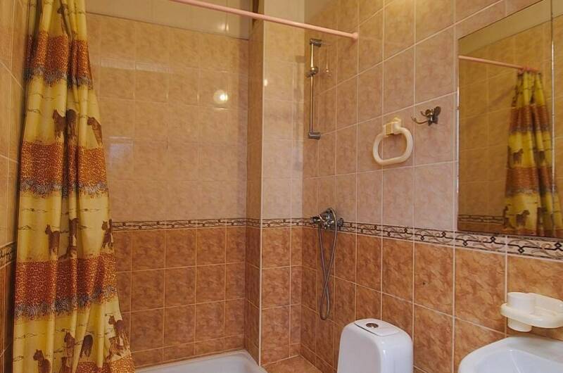 Трёхместный «Люкс» с балконом и без балкона