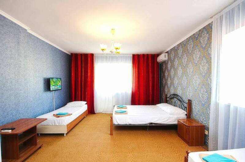 Четырёхместный «Люкс» с балконом