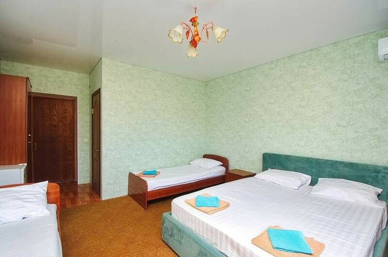 Четырёхместный «Люкс» с балконом