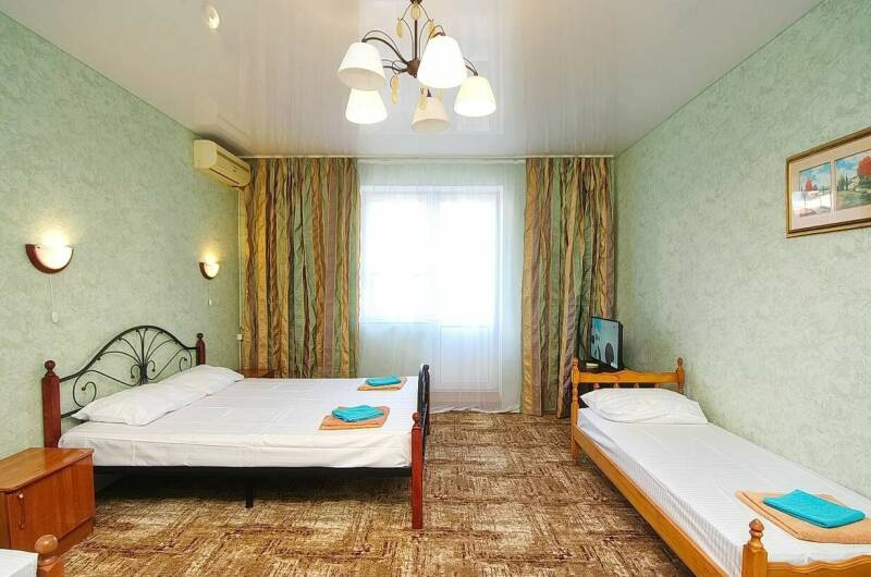 Четырёхместный «Люкс» с балконом