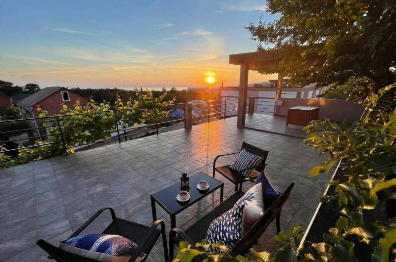 Апартаменты «Восьмиместный с терассой»