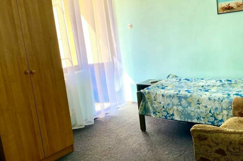 3-х местный «Стандарт» с балконом (№ 7)