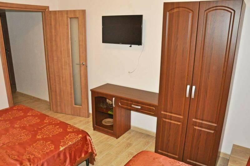 3-х местный номер в полуцокольном этаже