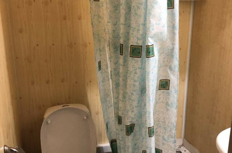 Однокомнатный двухместный домик с холодильником