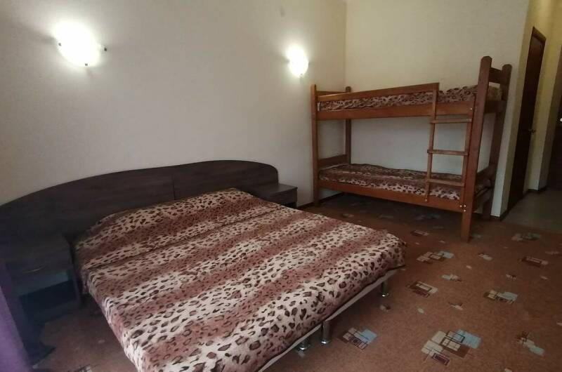 Четырёхместный номер с балконом