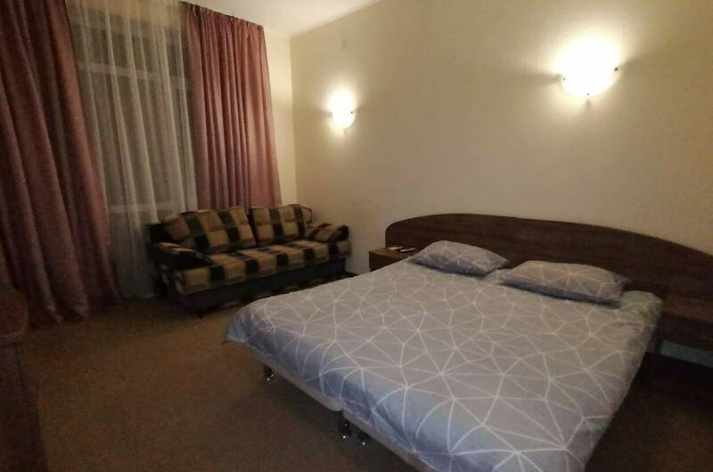 Четырёхместный номер с балконом