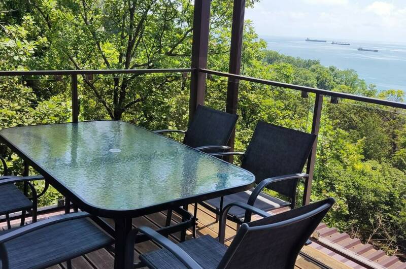 Апартаменты, панорамный вид на море «Фиолетовый»