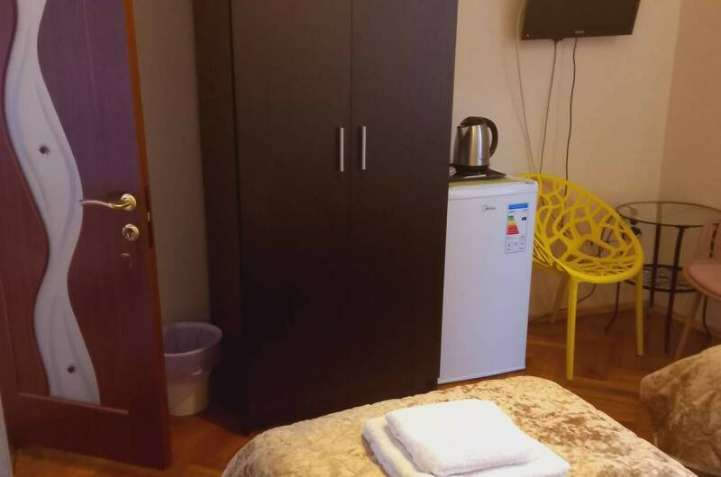 Небольшой номер с 2 кроватями (2 этаж)