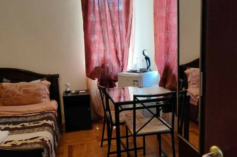 Номер с 1 большой кроватью (вид на море, 2 этаж)