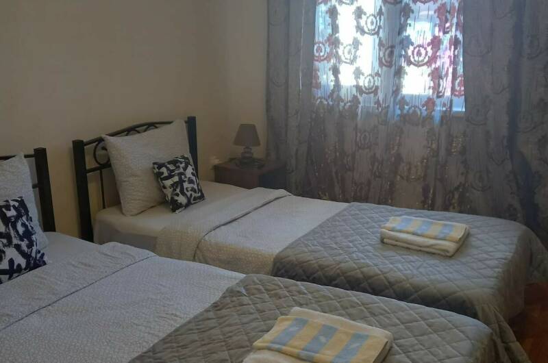 Номер с 2 кроватями (1 этаж)