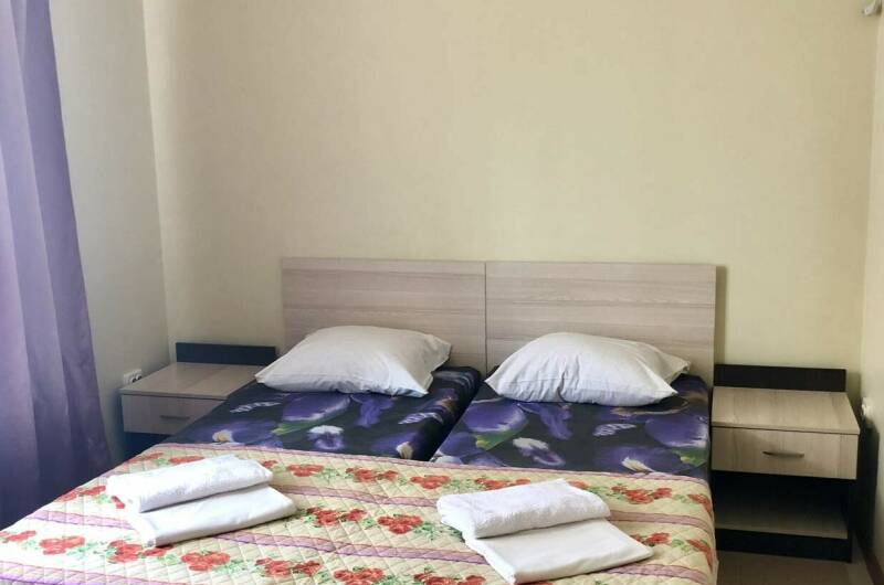 «Полулюкс» 2 комнаты с балконом