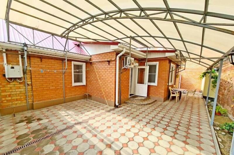 Дом с отдельным двором