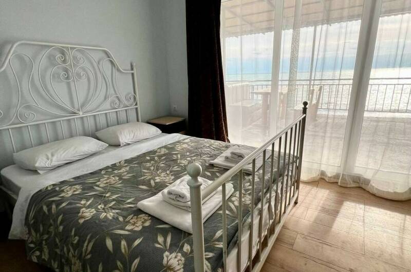 Двухкомнатный «Люкс с балконом и кухней»