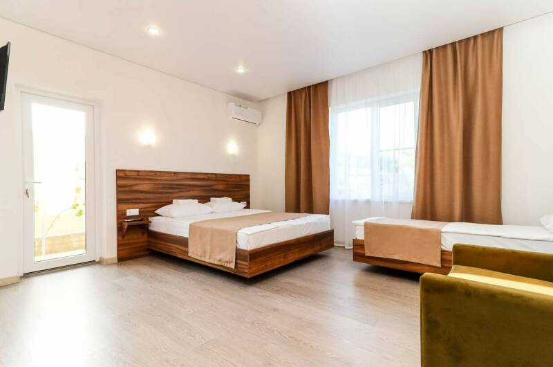 Большой номер с кухней и балконом