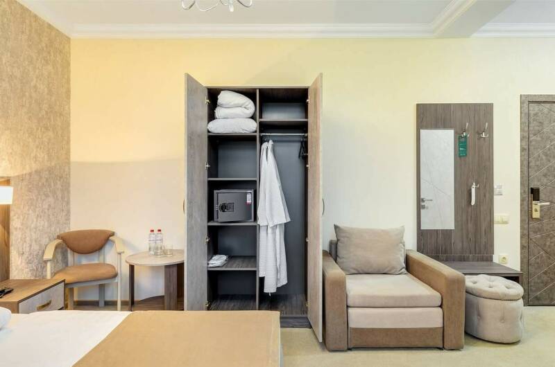 3х мест «Комфорт» с франц. балконом, вид на парк