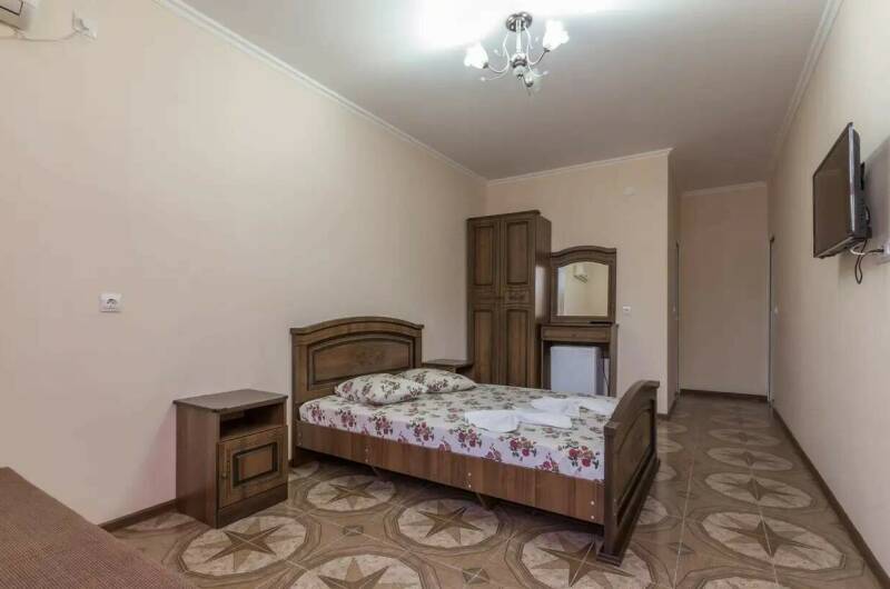 Трехместный номер с балконом