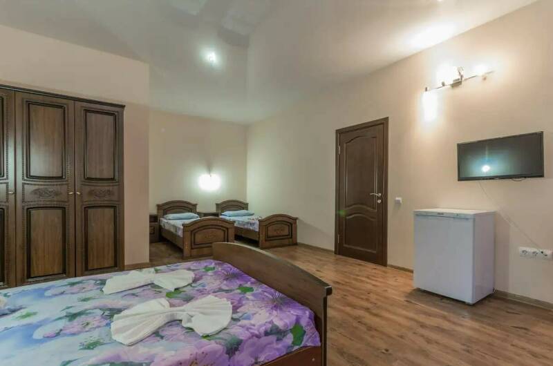 Четырехместный номер с балконом