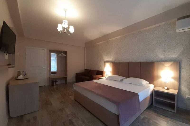 «Полулюкс» трехместный