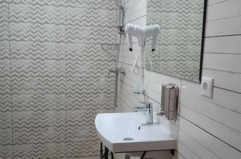 «Полулюкс» трехместный