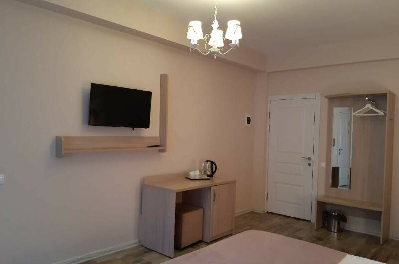 «Полулюкс» трехместный