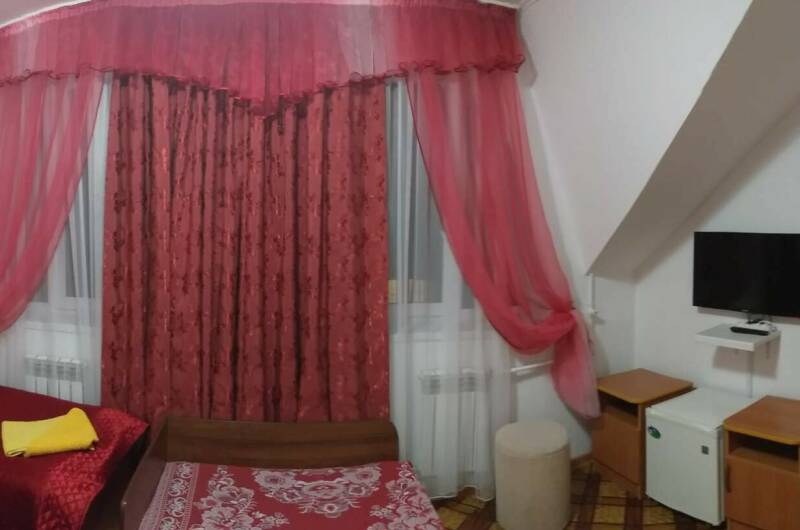 Стандарт с балконом (вид во двор)