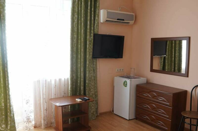 Двухместный Стандарт № 1 с балконом вид во дворик