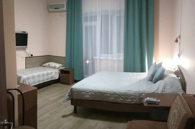 Трёхместный «Стандарт» вид на горы