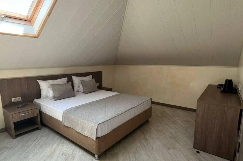 4-местная Мансарда Family Room