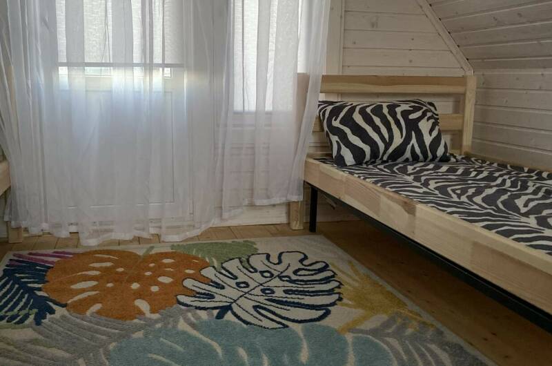 Пятиместный двухэтажный дом