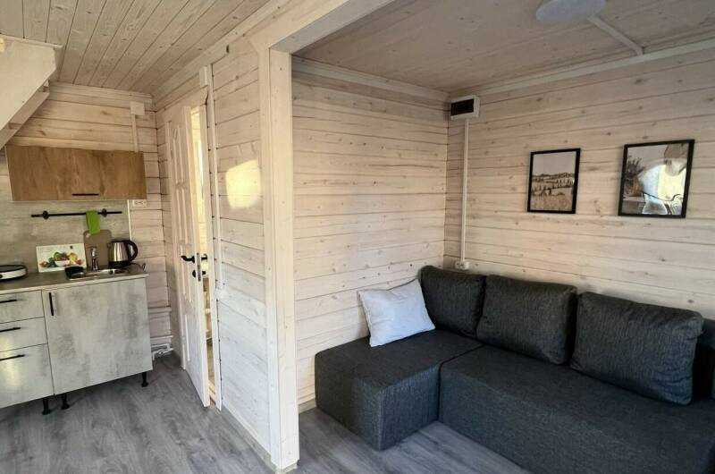 Шестиместный двухэтажный дом