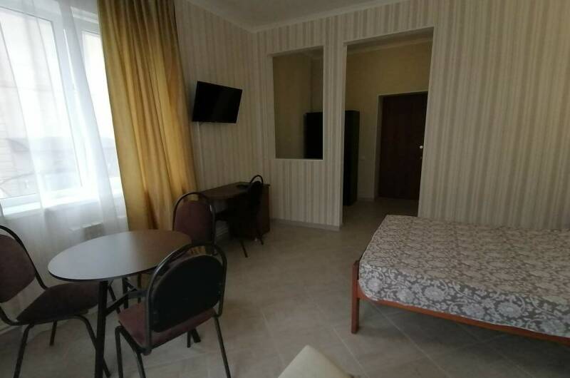 Трёхместный номер с балконом