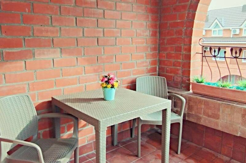 3-х местный «Комфорт» с балконом, вид на бассейн