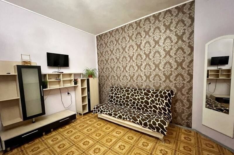 Двухкомнатная квартира студия с кухней