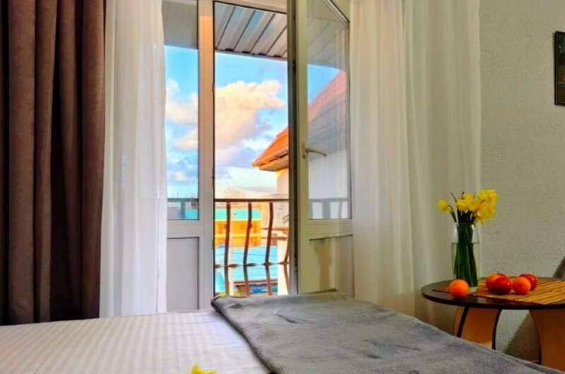 3-мест «Полулюкс» с балконом