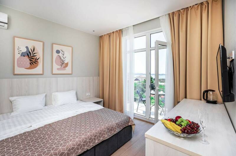 Семейный двухкомнатный номер с балконом