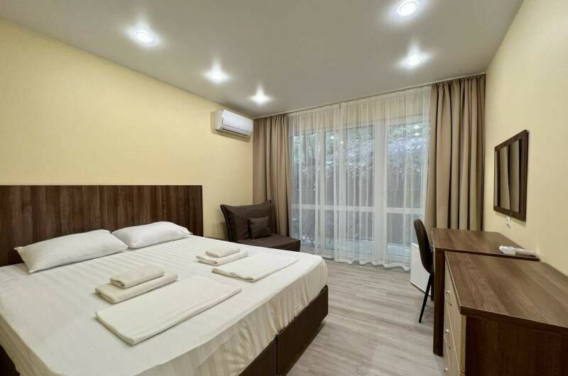 «Премиум» с видом на лес и балконом