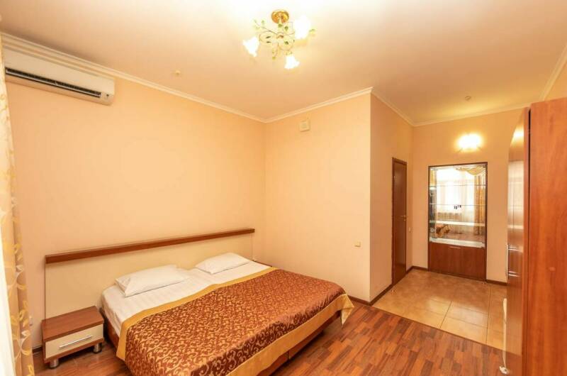 «Полулюкс»