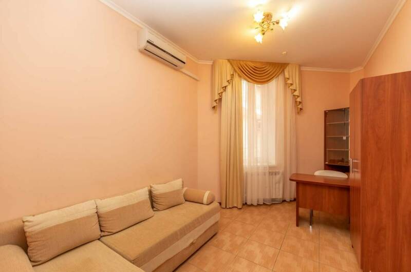 «Полулюкс»