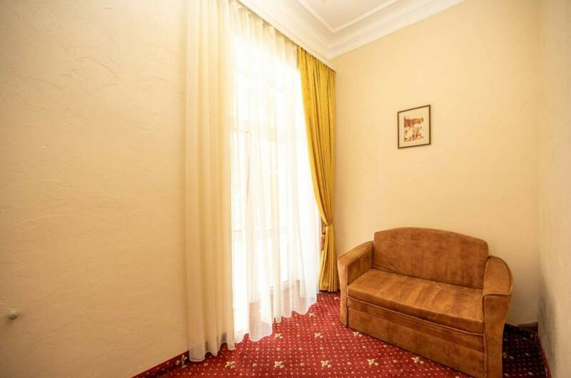 «Полулюкс»