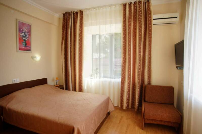 Двухместный Стандарт № 2 с балконом вид во дворик