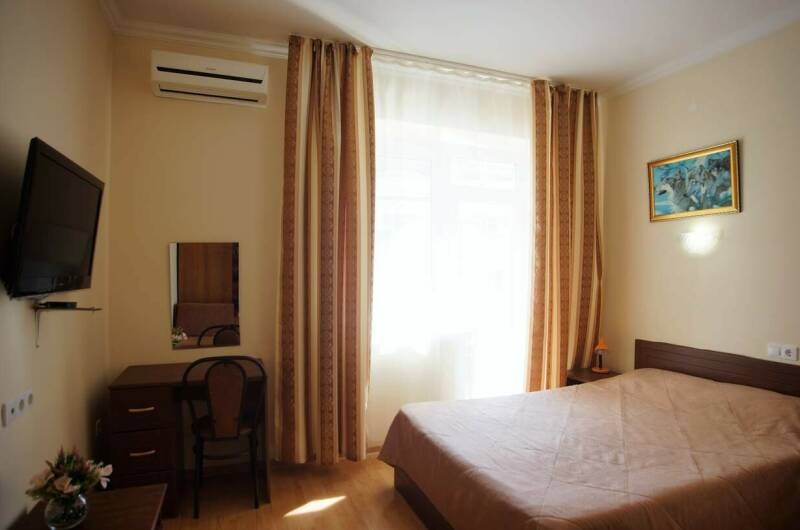 Двухместный Стандарт № 2 с балконом вид во дворик