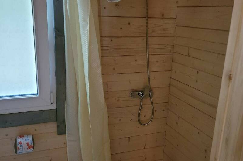 Деревянный сруб двухкомнатный