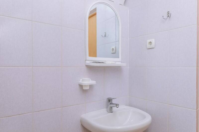 5-ти местная комната