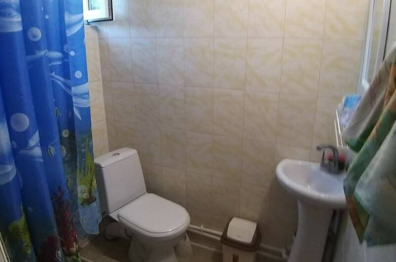 4 местный, 2 комнатный, в отдельно стоящем здании