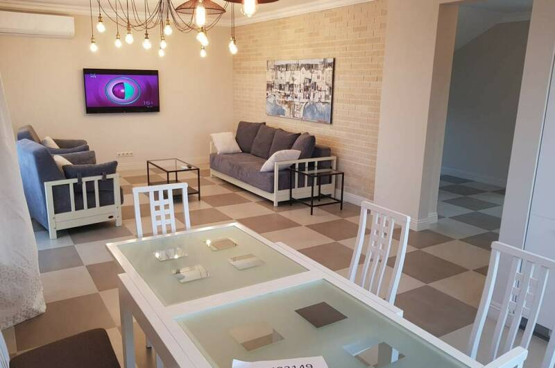 Коттедж на 1 бер. линии, ул. Центральная, д. 44